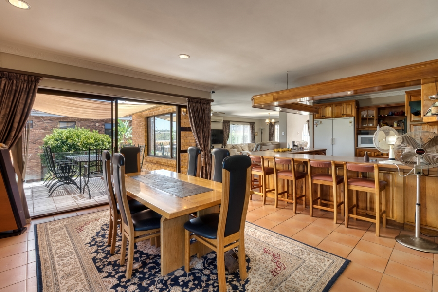 3 Bedroom Property for Sale in Die Wingerd Western Cape